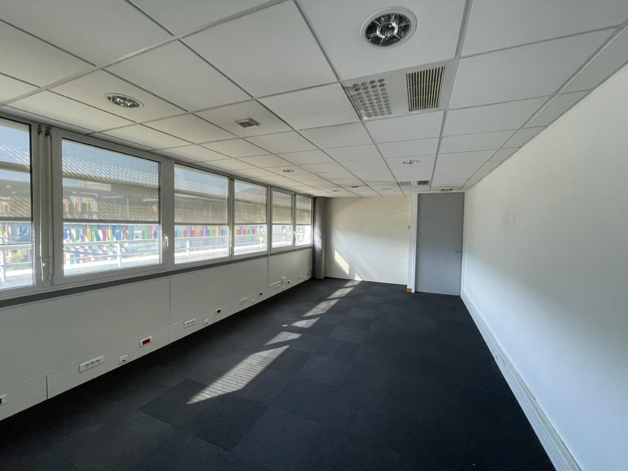 Bureau Le Bourget-du-Lac 195m² Location bureau Le Bourget-du-Lac Savoie OLBUR2530764 0